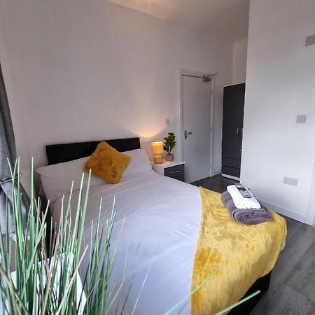 Villa 23 Woodhouse Stoke-on-Trent Esterno foto
