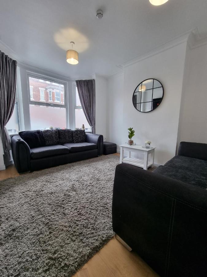 Villa 23 Woodhouse Stoke-on-Trent Esterno foto